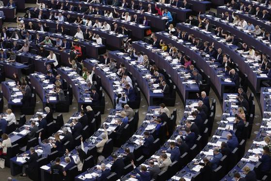 IA y elecciones europeas: ¿Podría la nueva tecnología estar fomentando el euroescepticismo?
