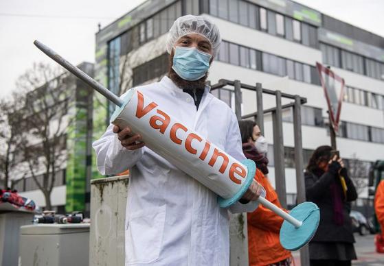 Las vacunas contra la covid salvaron al menos 1,4 millones de vidas en Europa, según la OMS