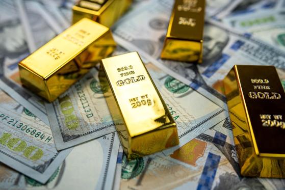 El Oro se desploma por debajo de $2,320 ante presión alcista en las expectativas de la Reserva Federal