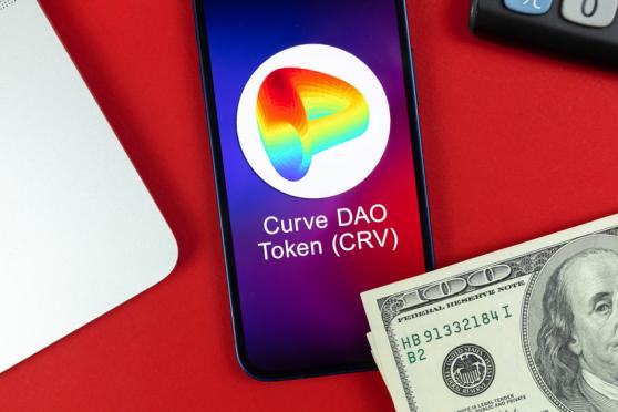 Curve Finance otorga al investigador $250 mil, Curve DAO (CRV) sigue en rojo después del hack