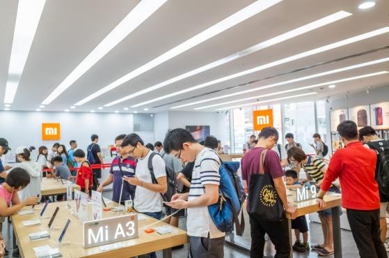 El índice Hang Seng se acerca a la corrección a medida que las acciones de Xiaomi caen en picada