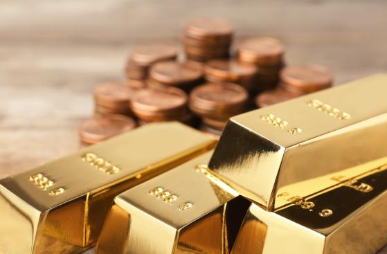 El oro vuelve a brillar: impulso de la Fed refuerza su resurgimiento a $2,325 la onza