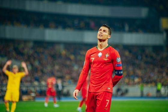 Cristiano Ronaldo abofeteado con una demanda por el respaldo de Binance NFT