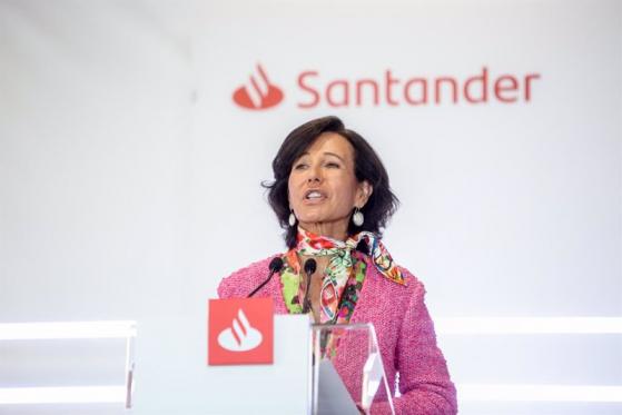 Amundi aflora una participación del 3% en Santander valorada en 1.700 millones